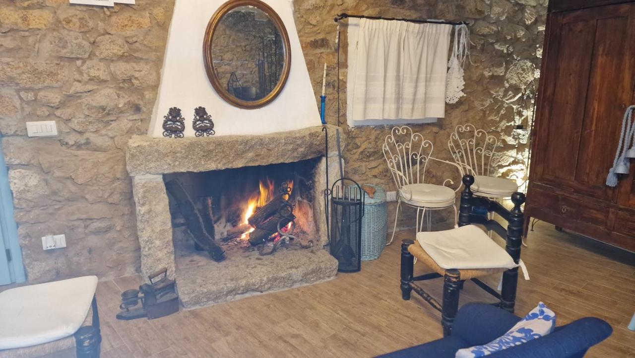 Rifugio Monte Pino Villa Telti Bagian luar foto